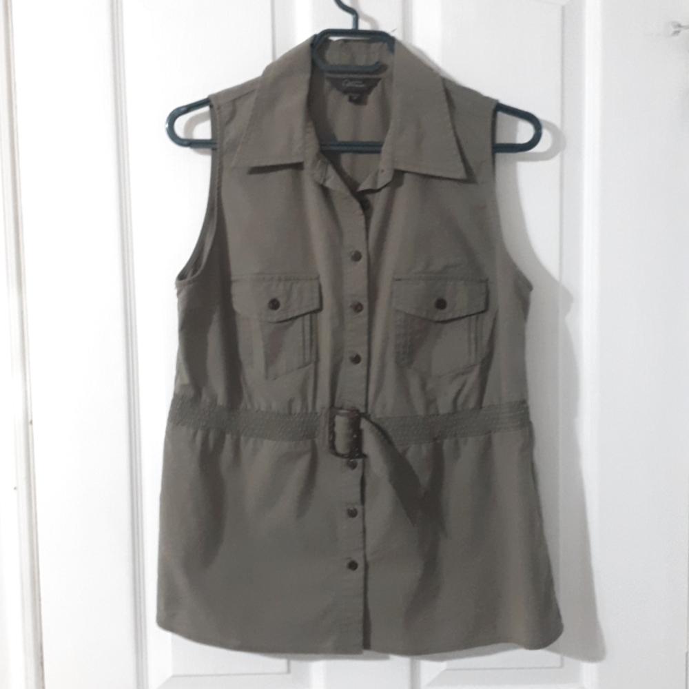 Gently worn sleeveless button down